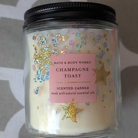 Bath & Body Works Champagne Toast 7oz. Candle - Picture 1 of 3